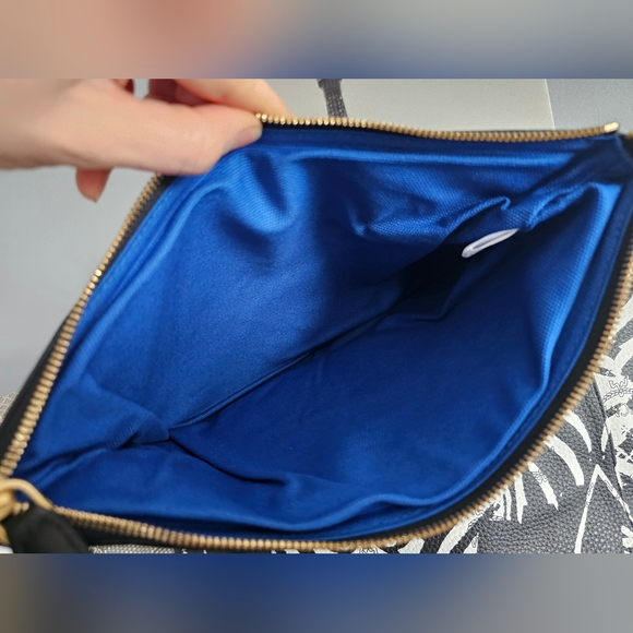 MCM Reversible Liz Tote & Pouch | Limited Edition Zebra Print w/Pochette - Picture 6 of 16